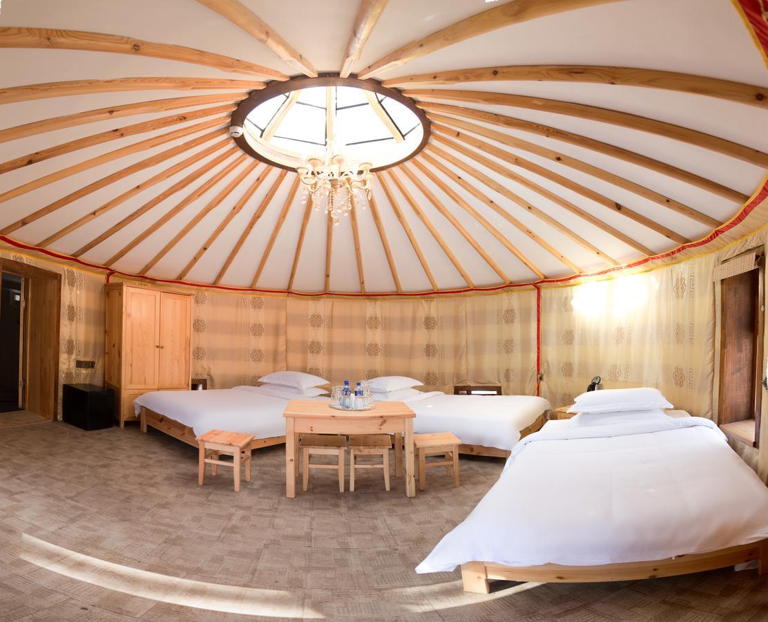 Resort World Terelj Hotel ウランバートル エクステリア 写真